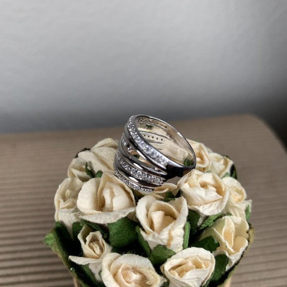 NEW Size 8 Pave Set CZ Cubic Zirconia Cocktail Ring in Sterling Silver - Picture 4 of 6